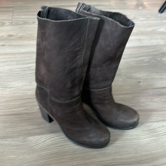 VIC MATIE made in Italy, brown suede boots. 4 in heel. Size 41 or 10-10.5 US EUC - Picture 2 of 8